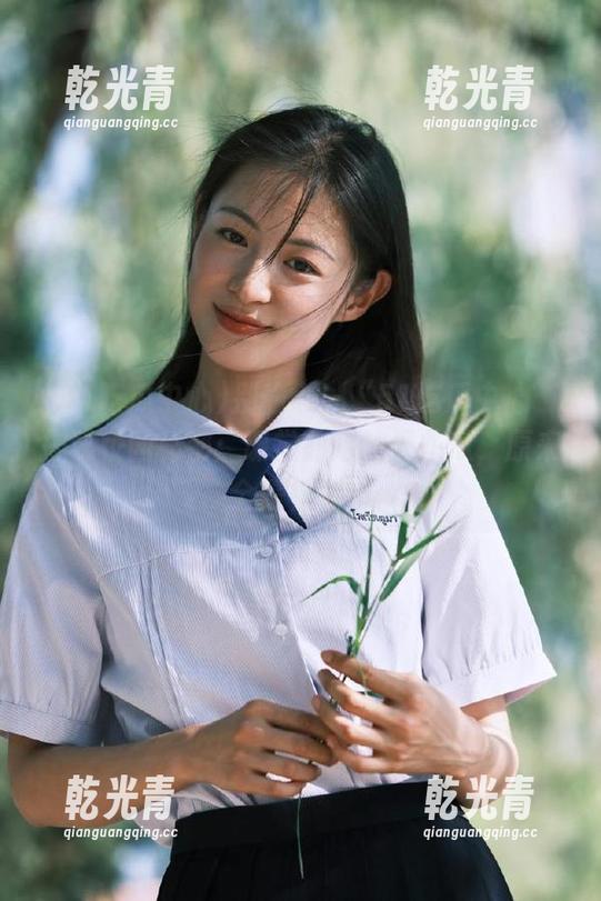 别偷懒！“51吃瓜中心”揭秘校园秘密：课堂前后的那些瓜，原来全是视频！