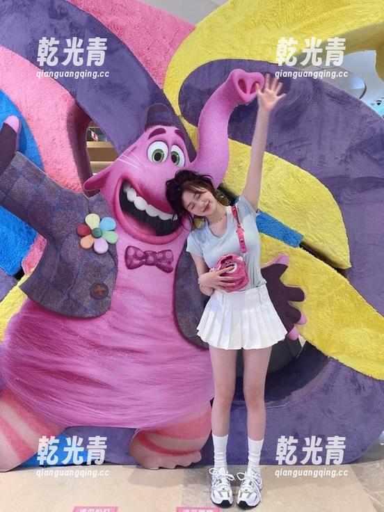 别问我怎么知道的，反正“52吃瓜网”网址上全是你想知道的秘密，滑动不停！