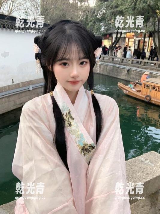 hlw 耳朵都快聋了,被“hlw”免费充斥的广告轰炸…这到底在玩什么?