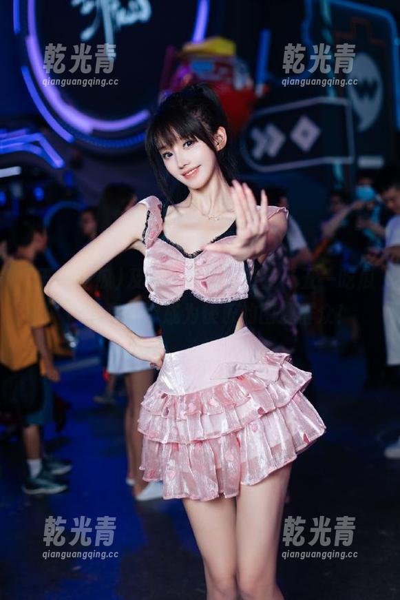 及时追瓜，果然是‘五一吃瓜’！下载让你成为快乐的围观群众！