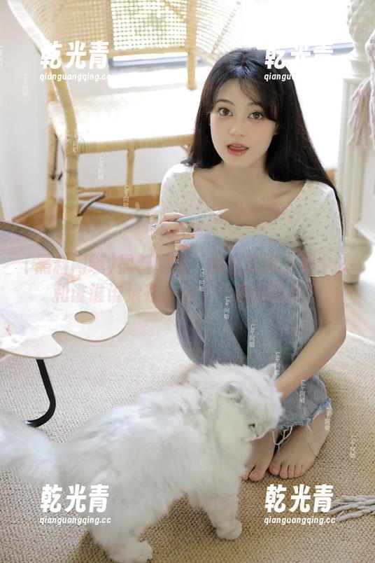 黑料网曝：据说首页上那个人和谁谁谁滚在一起了？速来吃瓜！